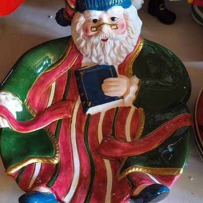 Sale Photo Thumbnail #1219: Home for the Holidays Santa Serving Dish