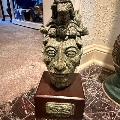 Sale Photo Thumbnail #485: Vintage Cabeza de Palenque Mayan Bust