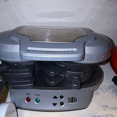 Sale Photo Thumbnail #1034: Hamilton Beach Breakfast Sandwich Maker
