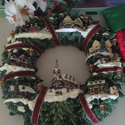 Sale Photo Thumbnail #618: Thomas Kinkade Victorian Christmas Village Wreath
