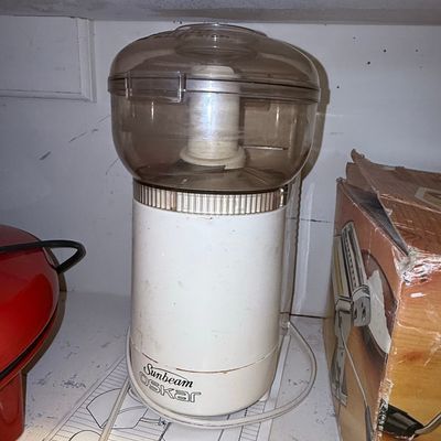 Sale Photo Thumbnail #1033: Vintage Sunbeam Oskar Food Processor Model 14081