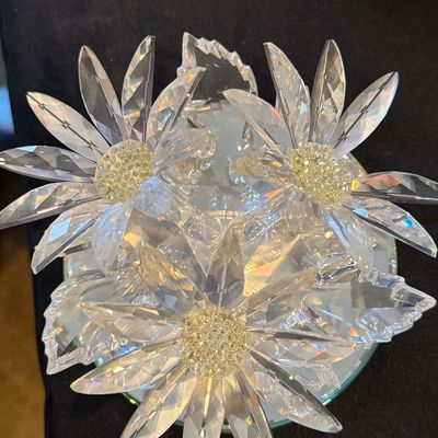 Sale Photo Thumbnail #279: Swarovski Crystal Maxi Flower Arrangement (252976)