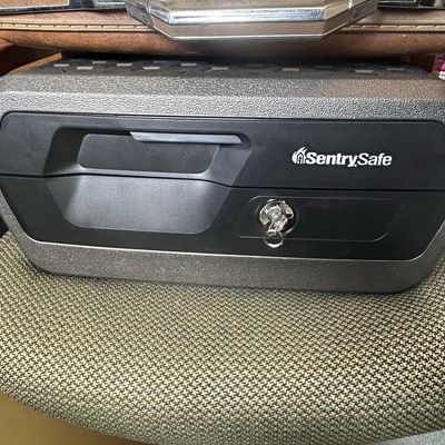 Sale Photo Thumbnail #927: SentrySafe Fire-Resistant Security Chest