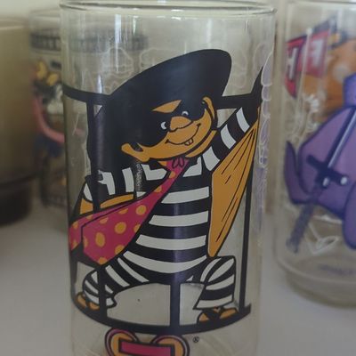 Sale Photo Thumbnail #1252: 1977 McDonald's McDonaldland Action Series Hamburglar Glass