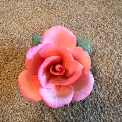 Sale Photo Thumbnail #991: Vintage Capodimonte Porcelain Rose Figurine
