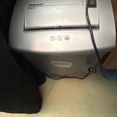 Sale Photo Thumbnail #1184: Fellowes PS60-2 Paper Shredder