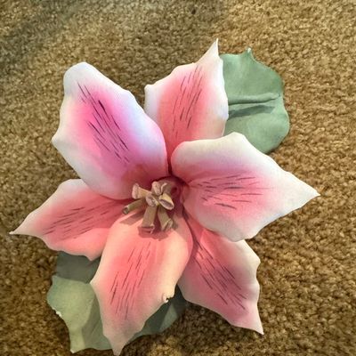 Sale Photo Thumbnail #517: Vintage Capodimonte Style Porcelain Lily Flower Sculpture