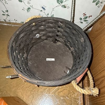 Sale Photo Thumbnail #1202: Harry and David Woven Basket