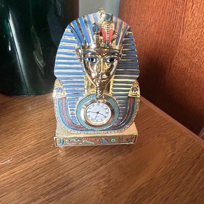 Sale Photo Thumbnail #1051: Franklin Mint The Mask of Tutankhamun Desk Clock