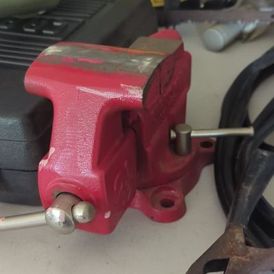 Sale Photo Thumbnail #169: Craftsman Bullet Bench Vise