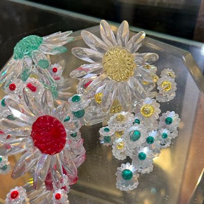 Sale Photo Thumbnail #589: Swarovski Crystal Marguerite Daisy and Mini Flower Collection