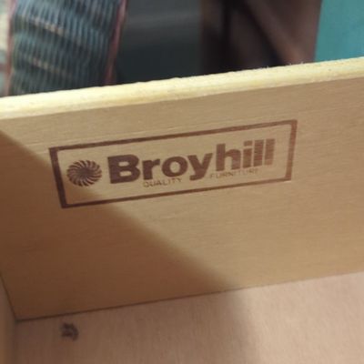Sale Photo Thumbnail #28: Broyhill Painted Bedroom Dresser with Mirror