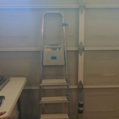 Sale Photo Thumbnail #764: Hailo 3-Step Aluminum Safety Ladder