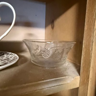 Sale Photo Thumbnail #1246: Arcoroc France Clear Glass Berry Bowl