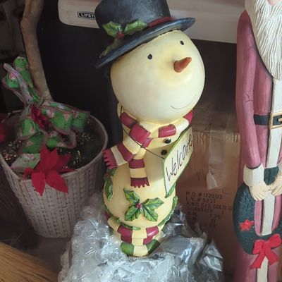 Sale Photo Thumbnail #1043: Glitzhome 29.25" Christmas Resin Snowman Porch Decor