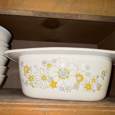 Sale Photo Thumbnail #1024: CorningWare Floral Bouquet Casserole Dish