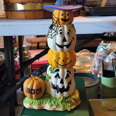 Sale Photo Thumbnail #979: Lenox Happy Jack-O-Lanterns Lighted Figurine