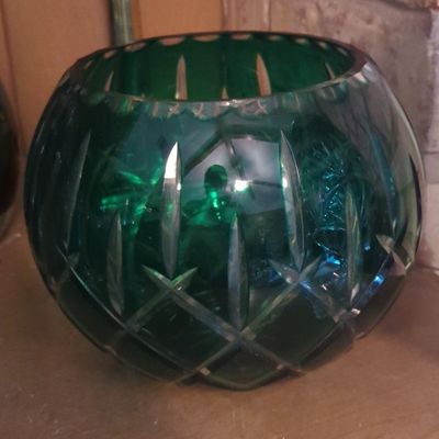 Sale Photo Thumbnail #340: Vintage Gorham Lady Anne Emerald Green Cut-to-Clear Crystal Rose Bowl