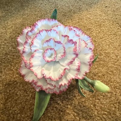Sale Photo Thumbnail #698: Lenox Fine Porcelain Carnation Sculpture