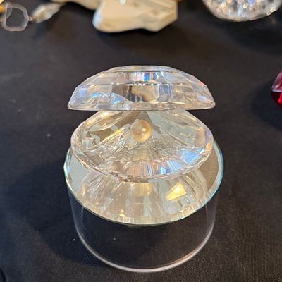 Sale Photo Thumbnail #497: Swarovski Crystal Clam Shell with Pearl