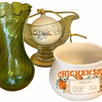 Hutch Accessories And Mixed Decorative Figures