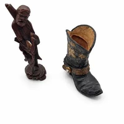 Hutch Accessories And Mixed Decorative Figures