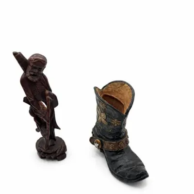 Hutch Accessories And Mixed Decorative Figures