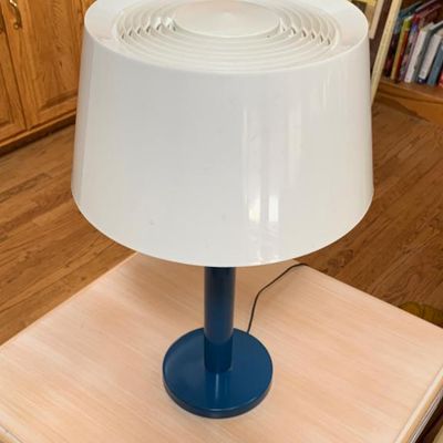 MCM Gerald Thurston “ Lumilon” table lamp.