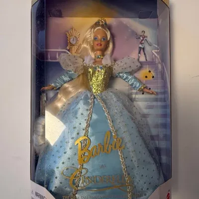 Sale Photo Thumbnail #27: 1996 Mattel Barbie as Cinderella Collector Edition Doll 