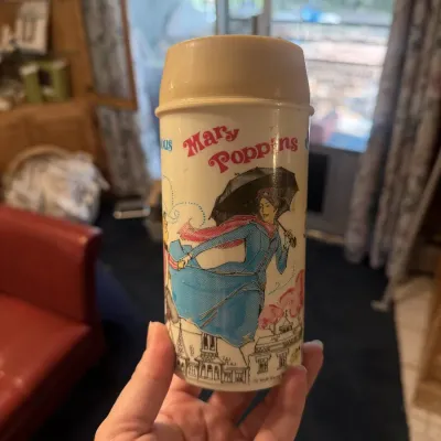 ☂️✨ **It's Supercalifragilisticexpialidocious!** Calling all Mary Poppins fans and Disney collectors! This charming vintage Mary...