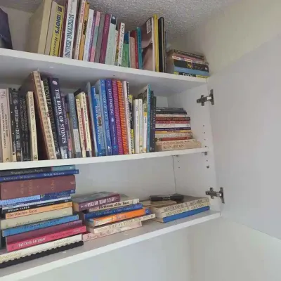 Sale Photo Thumbnail #25: Sw104 assorted books 4