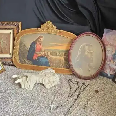 Sale Photo Thumbnail #75: Sw155 framed religious art and prints