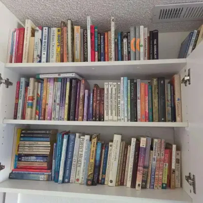 Sale Photo Thumbnail #22: Sw101 assortment of books 1