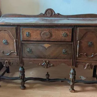 Sale Photo Thumbnail #106: Sw189 elizabethan style buffet sideboard
