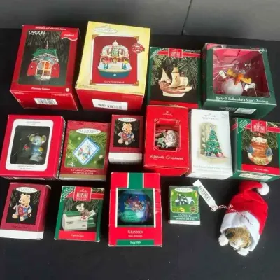 Sale Photo Thumbnail #69: Sw149 hallmark christmas ornaments 10