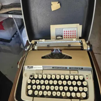 Sale Photo Thumbnail #127: Sw218 smith corona typewriter