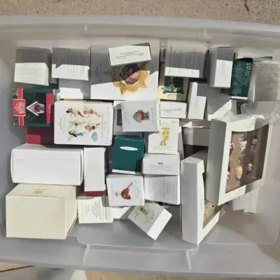 Sale Photo Thumbnail #122: Sw213 hallmark ornament mystery lot 2