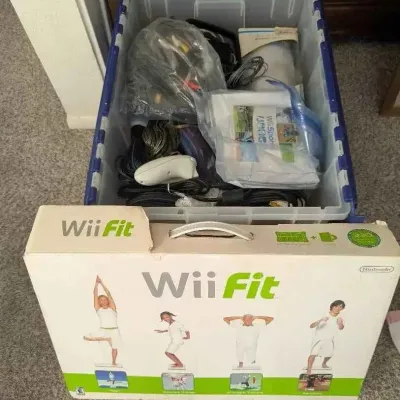 Sale Photo Thumbnail #140: Sw236 nintendo wii fit balance board and game