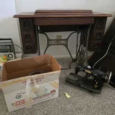 Sale Photo Thumbnail #80: Sw160 singer sewing machine