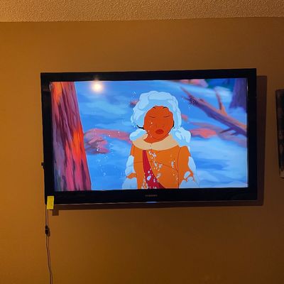 Sale Photo Thumbnail #101: Samsung TV
