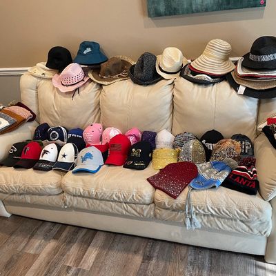 Sale Photo Thumbnail #124: Hats