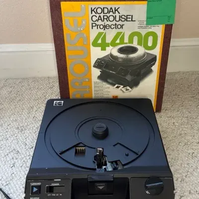 Vintage Kodak Carousel 4400 Projector, No Tray, Tested and Powers On