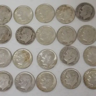 Sale Photo Thumbnail #77: 1077	GROUP OF 20 1964 & EARLIER ROOSEVELT DIMES																																																																																																																																																																																																																