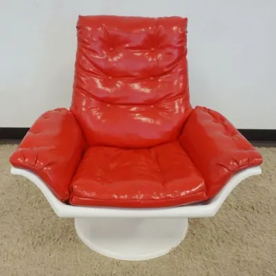 Sale Photo Thumbnail #215: 1214	SPACE AGE MID CENTURY MODERN TULIP LOUNGE CHAIR, APPROXIMATELY 35 IN X 29 IN X 36 IN HIGH																																																																																																																																																																	
