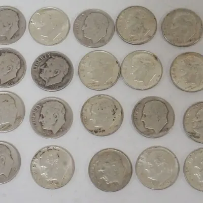 Sale Photo Thumbnail #71: 1071	GROUP OF 20 1964 & EARLIER ROOSEVELT DIMES																																																																																																																																																																																																																