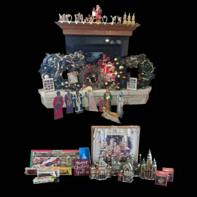 Vintage Christmas Collectibles! Wreaths, Trains, Dept 56 & More! 