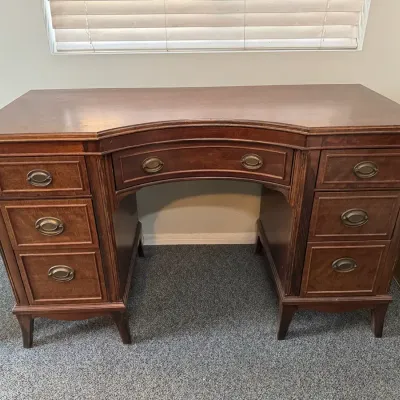 Traditional Double Pedestal Executive Writing Desk | 7 Drawers | Curved Center Drawer