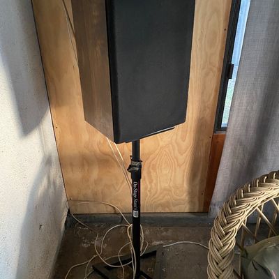 Sale Photo Thumbnail #137: (2) Speakers and Stands