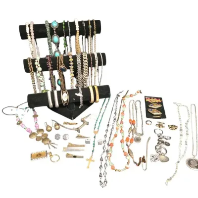 MI413 Assortment Of Costume Jewerly 
