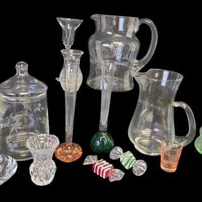 MI010 Assorted Glass Decor - 14 Pieces 